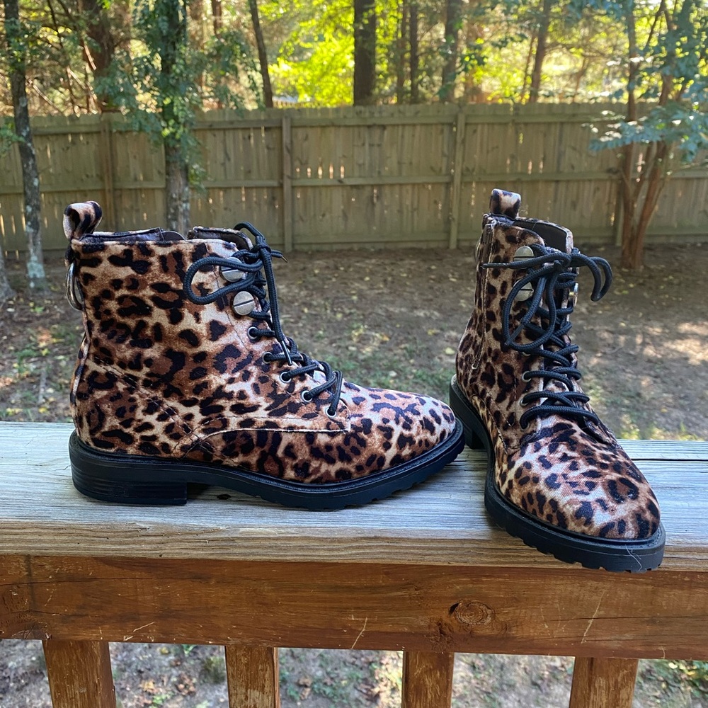 TRUE CRAFT Fun Animal Print Leopard Fall Spring Winter Boot size 7.5